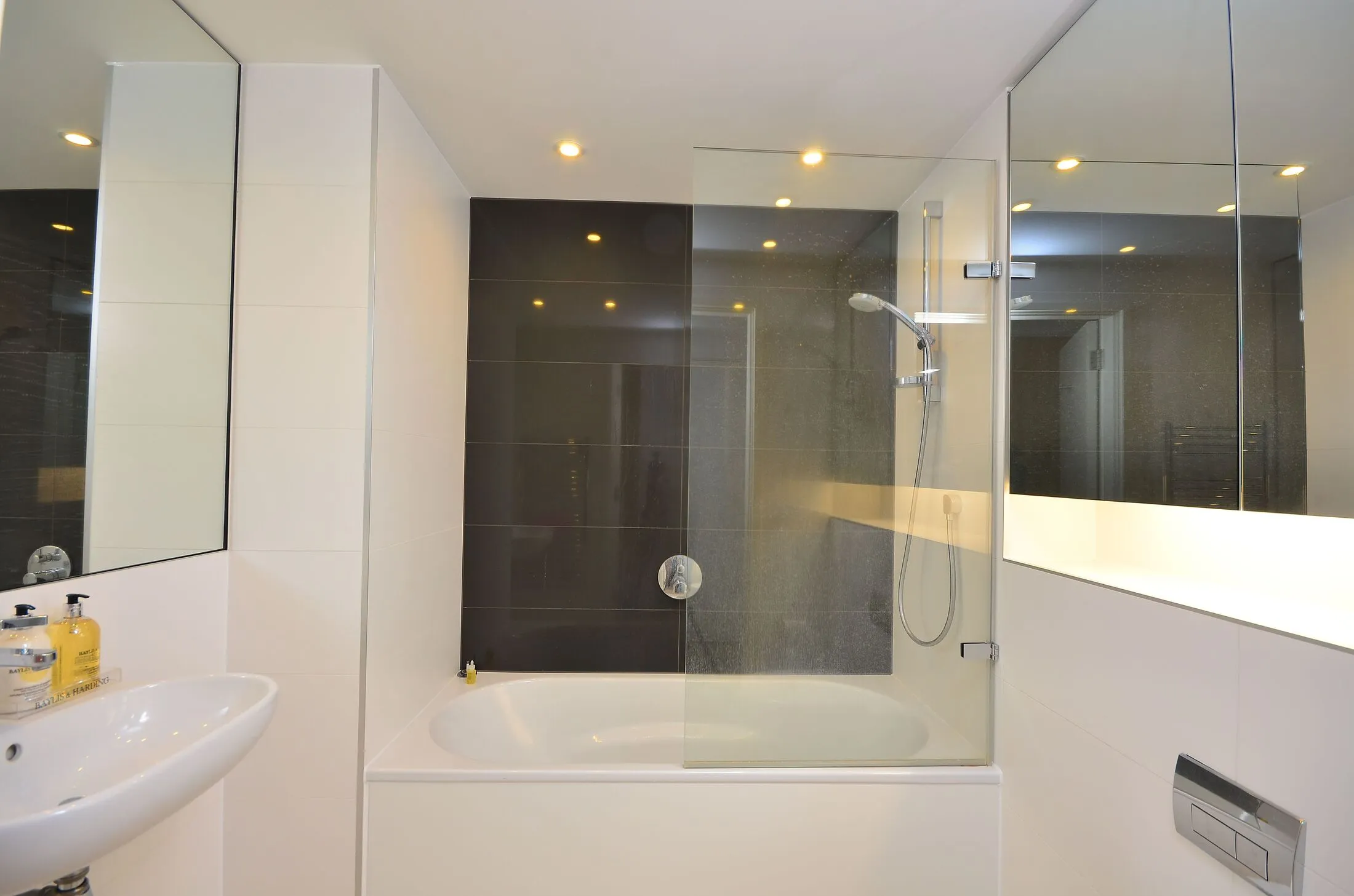 Flat Walworth Road in Greater London