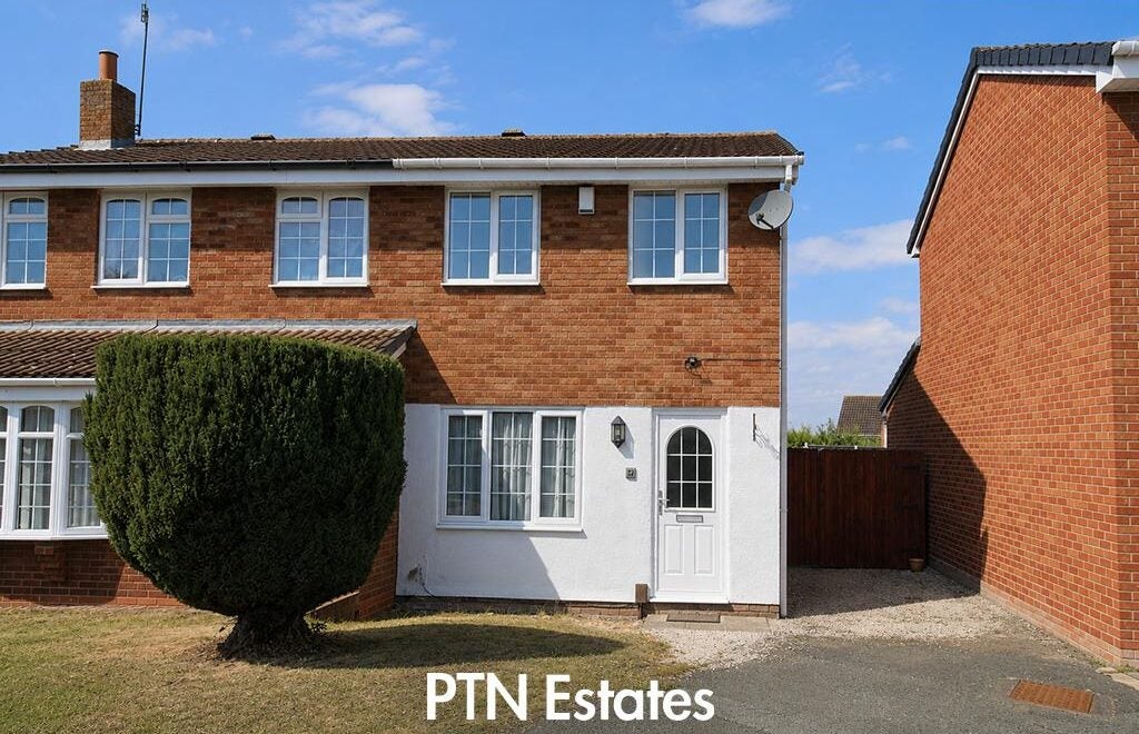 House Bewlay Close in Stourbridge