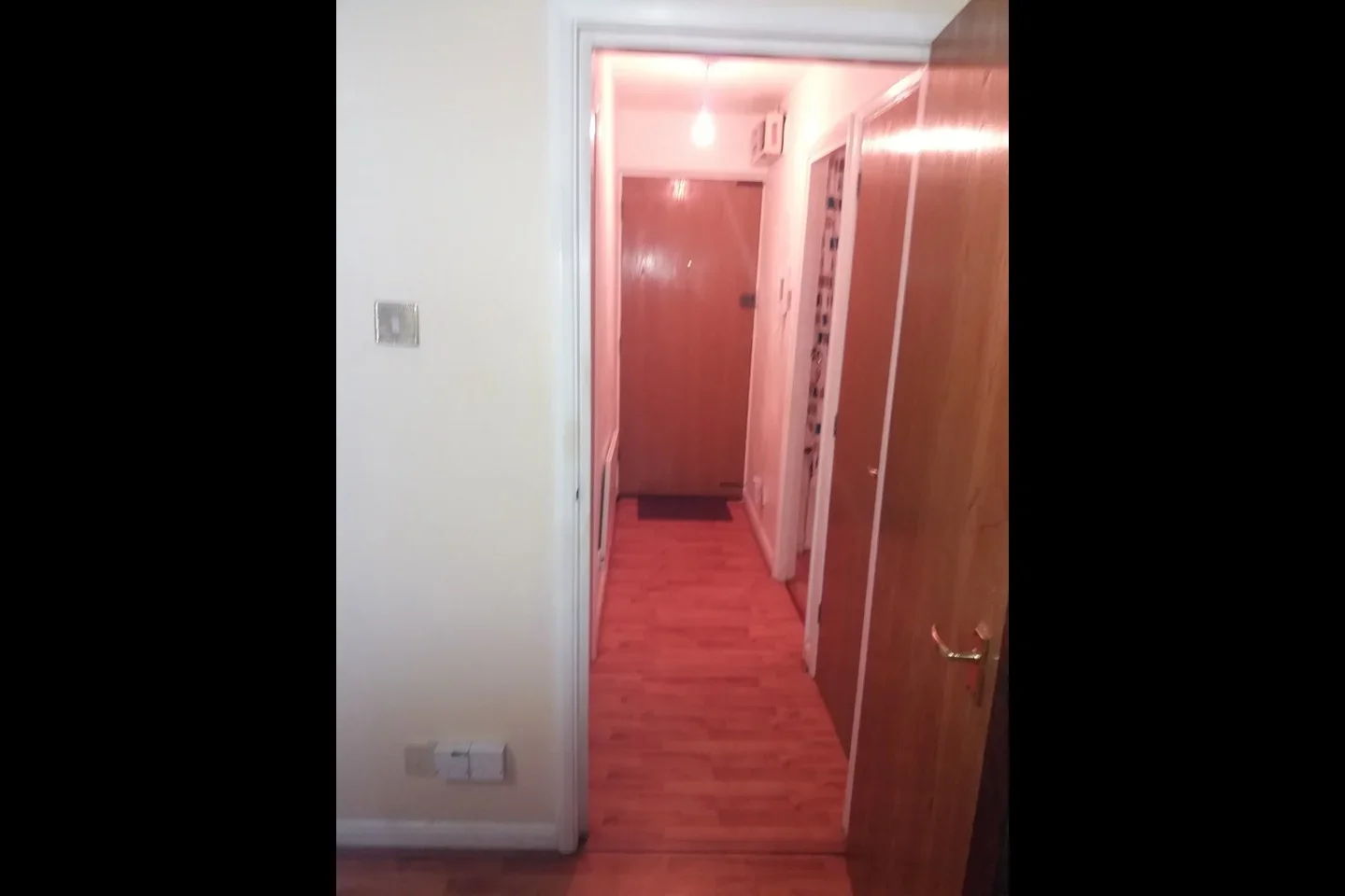 Flat Berry Court in Greater London