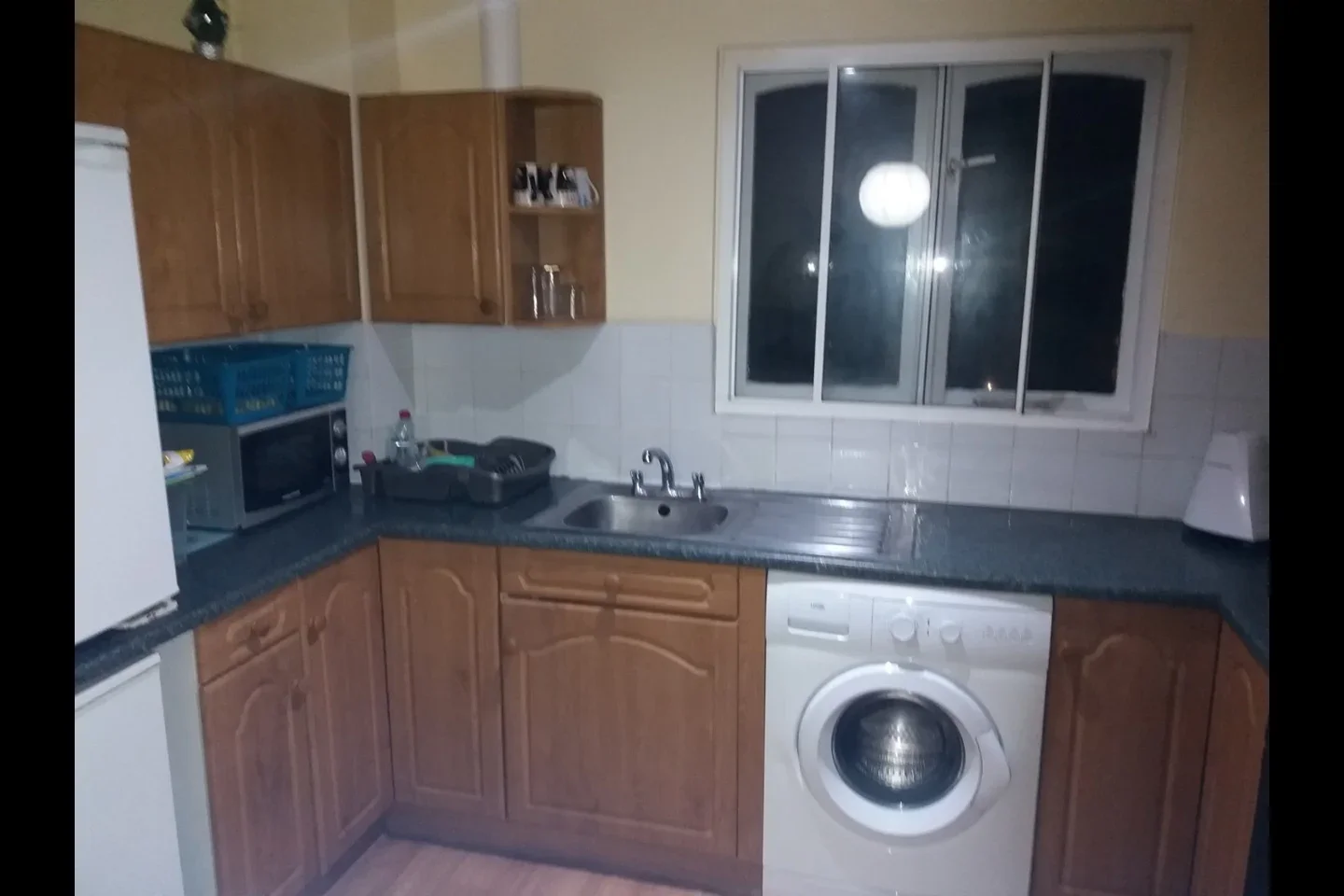 Flat Berry Court in Greater London