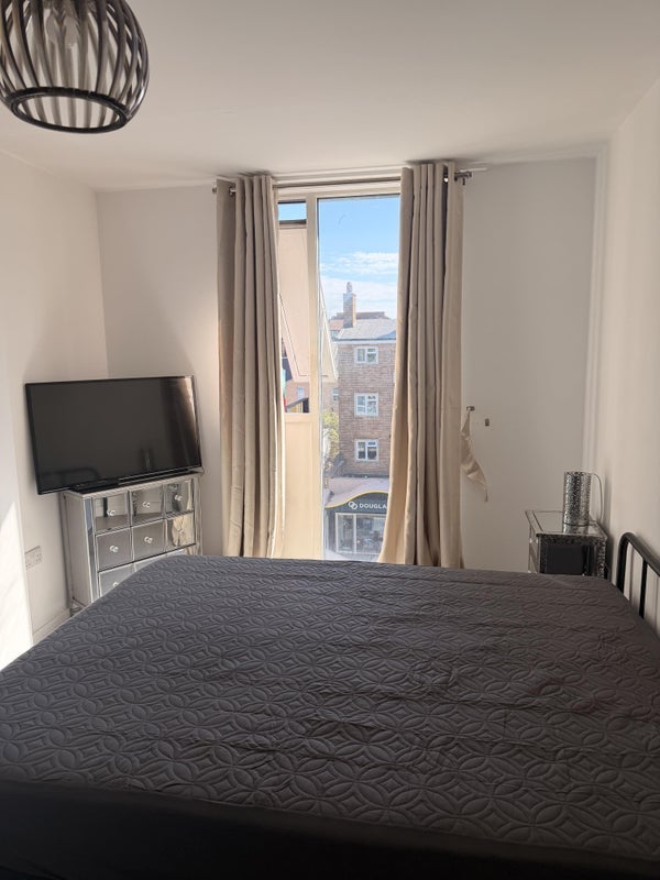 Room Church Hill in Greater London