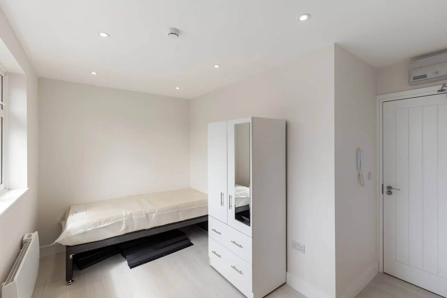 Flat St. Catherines Close in Greater London