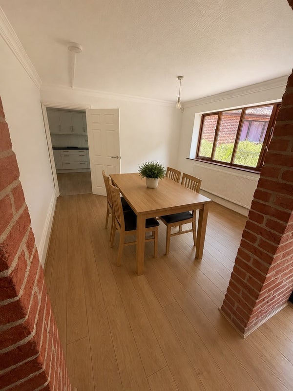 Room Woodthorpe Avenue in Gedling