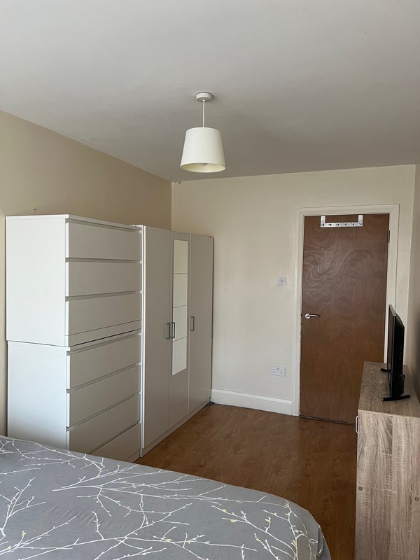 Room Harrow Road in Greater London