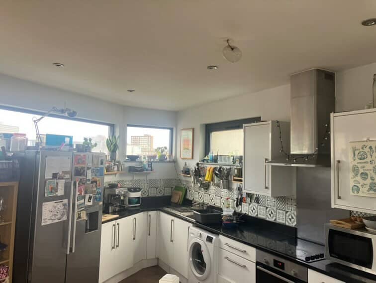 Room Richmond Road in Greater London