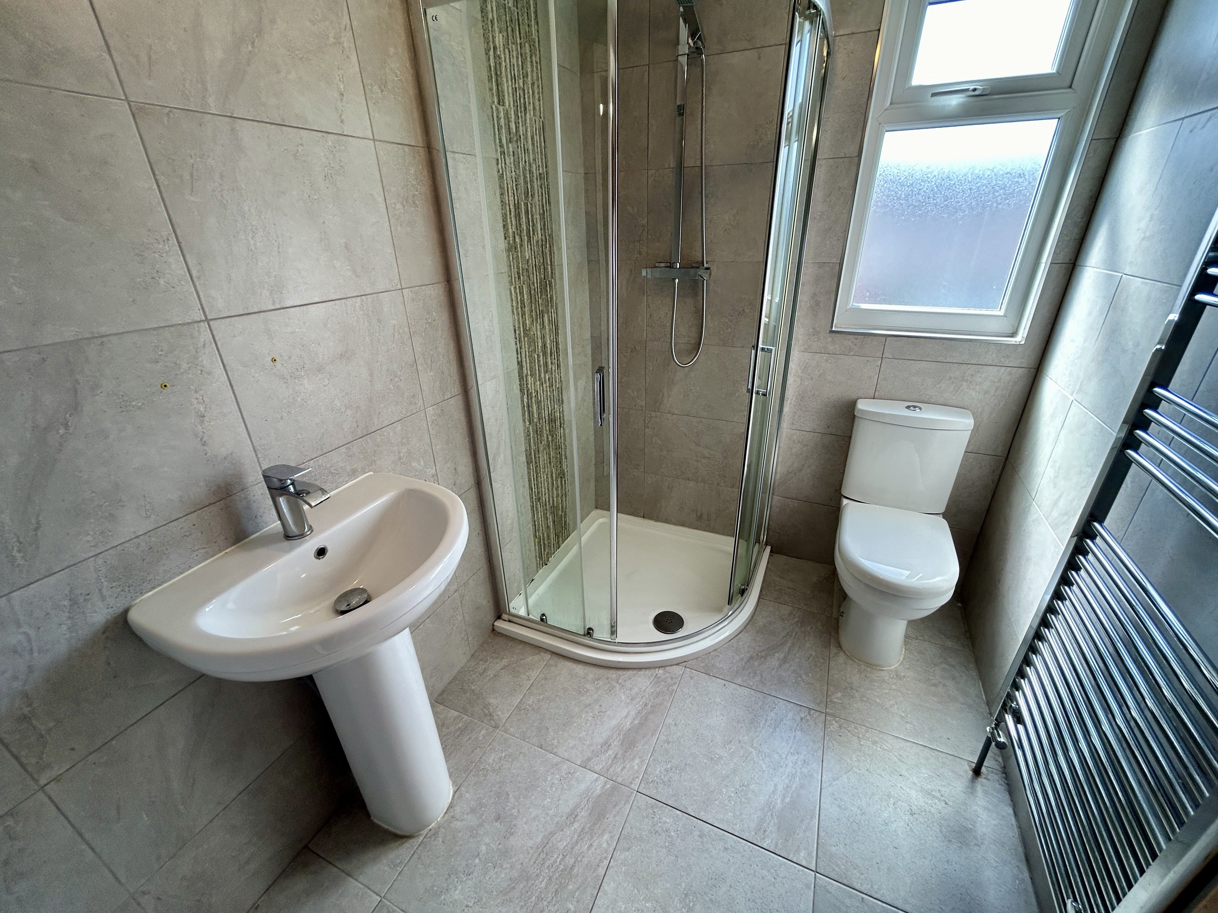 Room Edgeworth Drive in Manchester