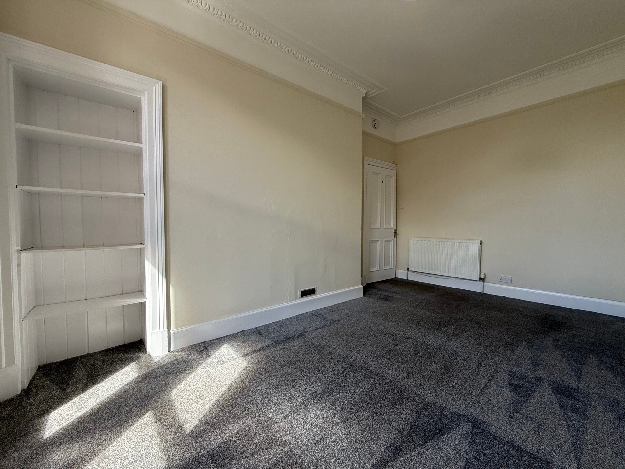 Flat Albion Road in City of Edinburgh