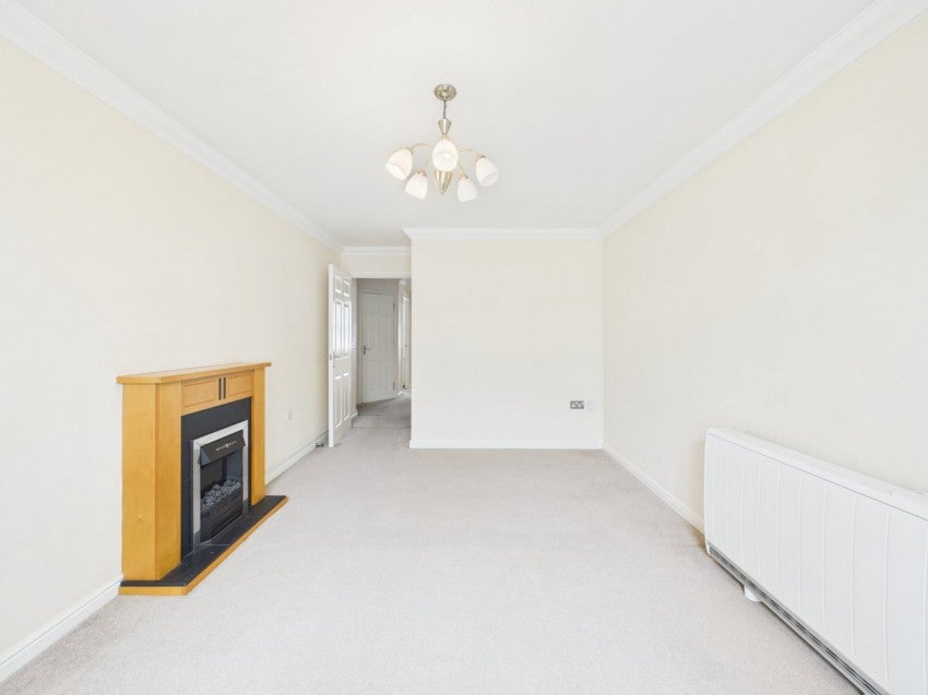 Flat Clarence Road in Windsor