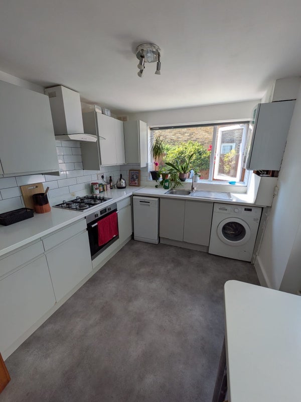 Room Southcote Road in Greater London