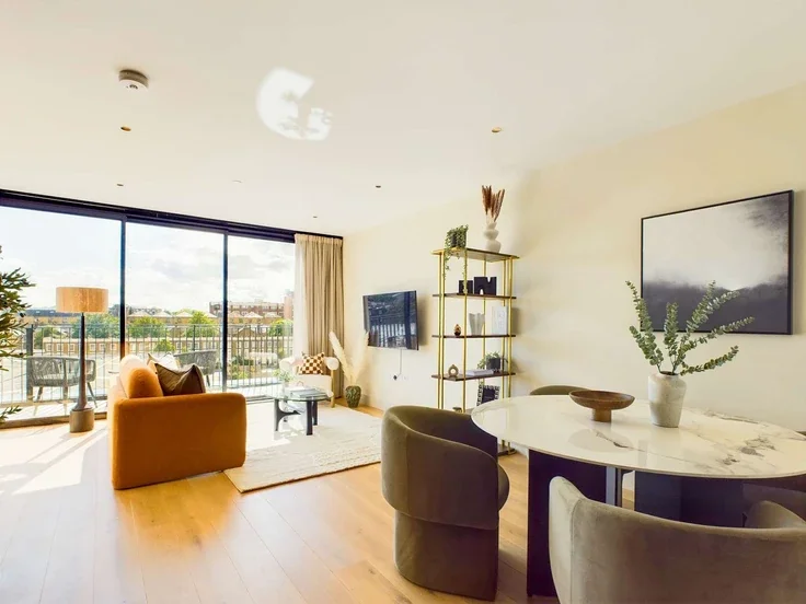 Flat St. Pancras Way in Greater London