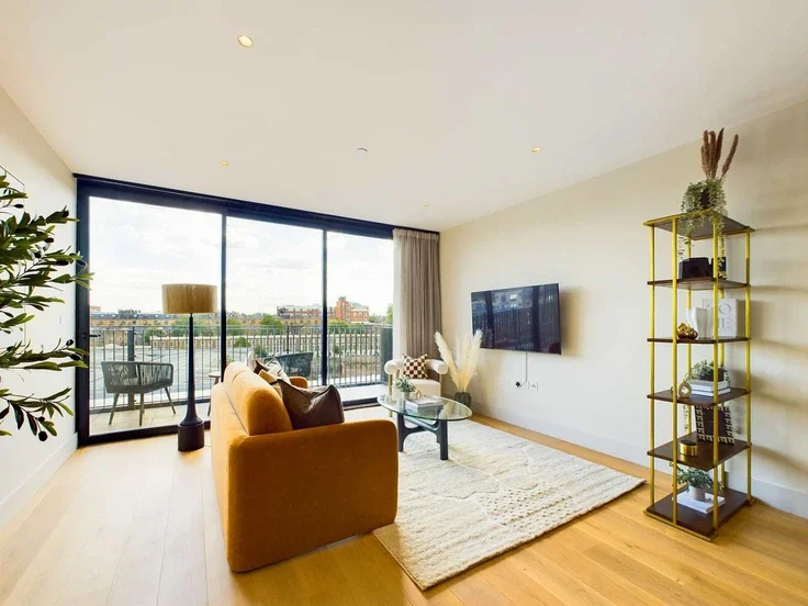 Flat St. Pancras Way in Greater London