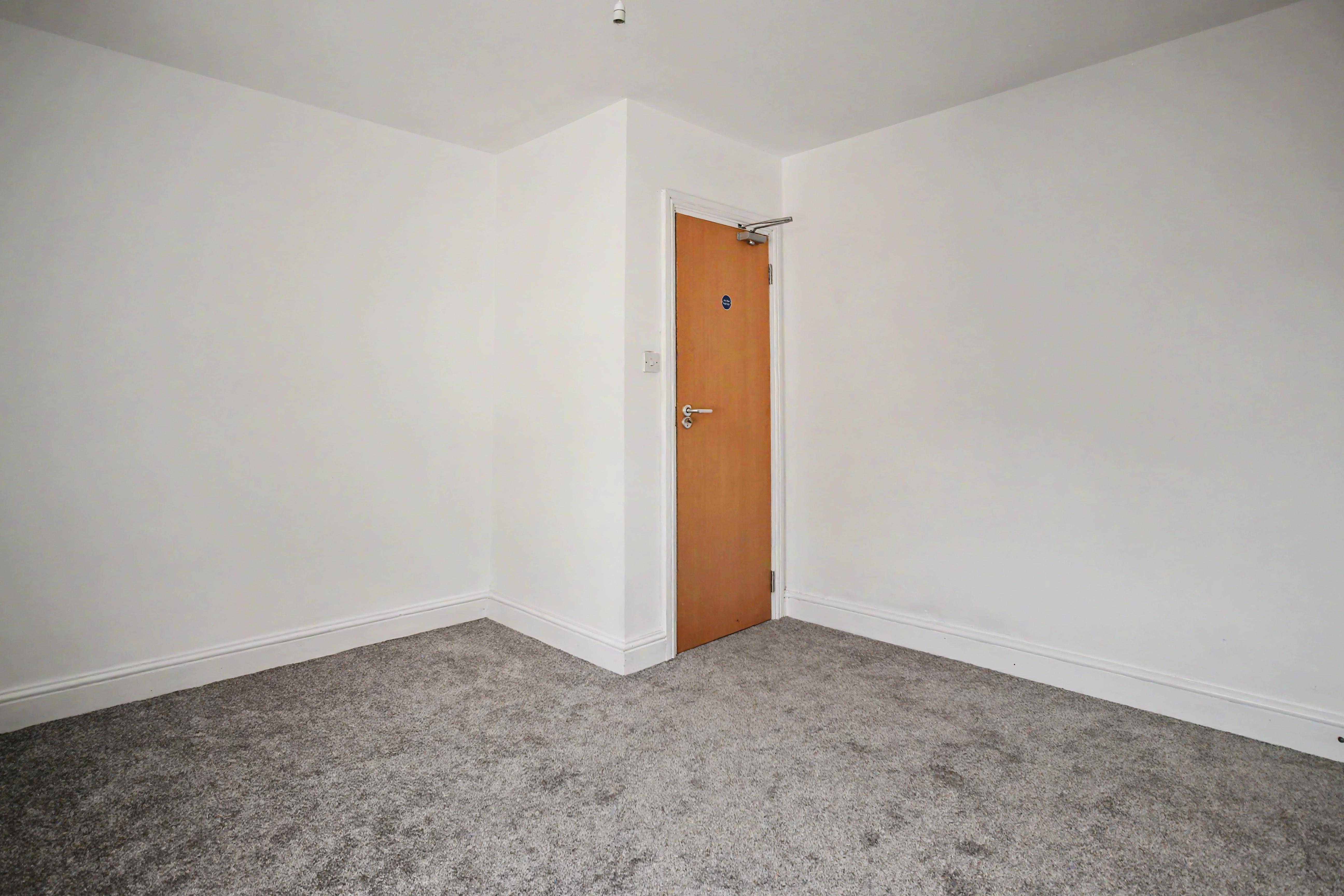 Room Crown Street in Kettering