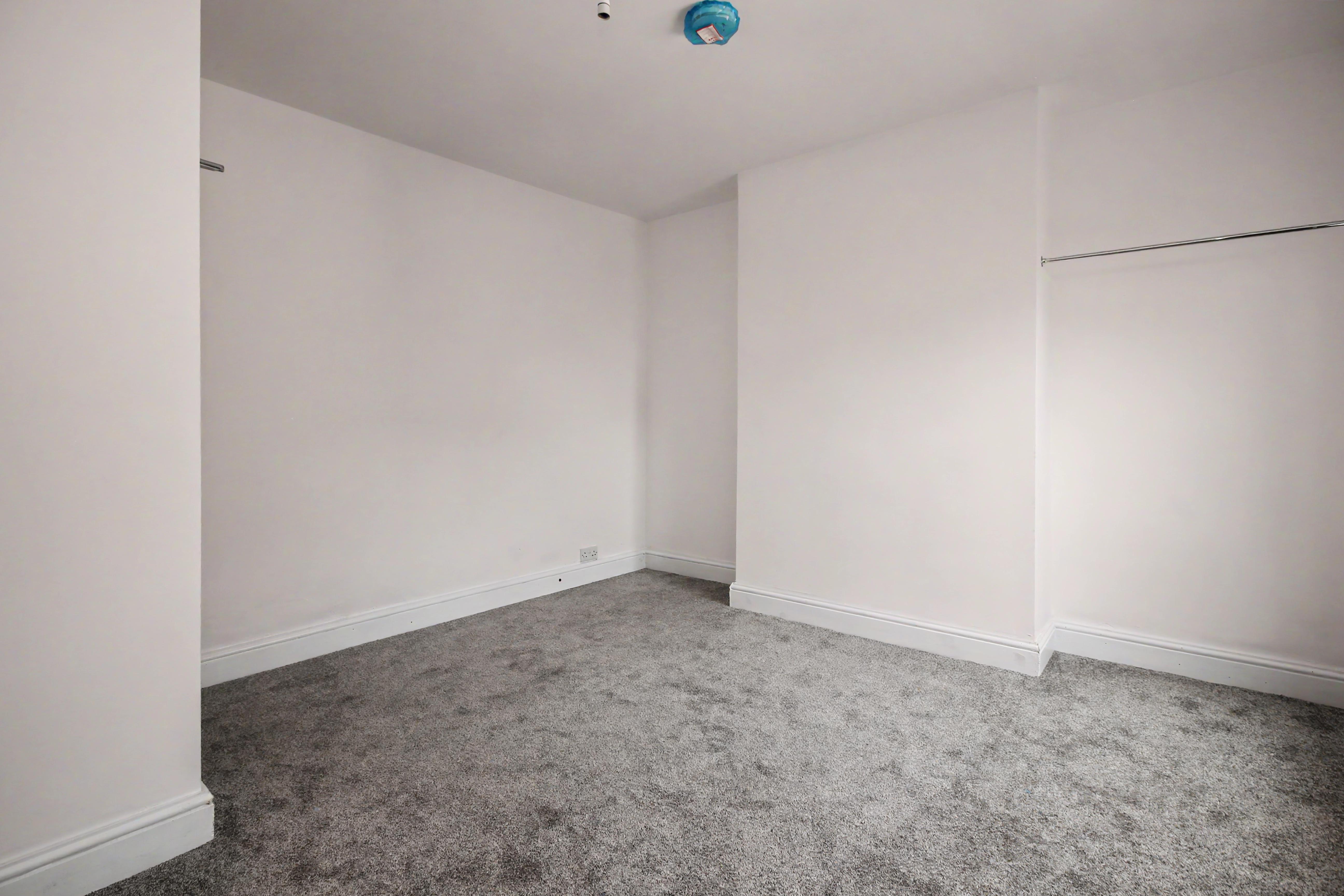 Room Crown Street in Kettering