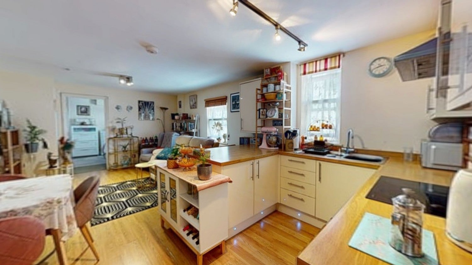 Flat Albion Street in Cheltenham