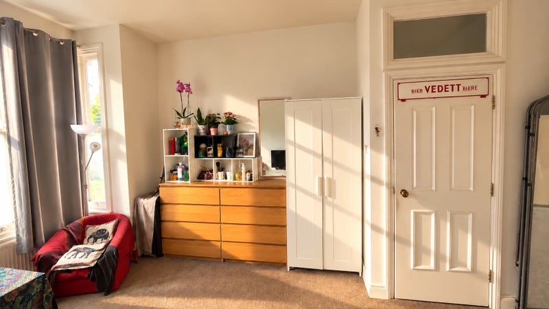 Room Finsbury Park Avenue in Greater London