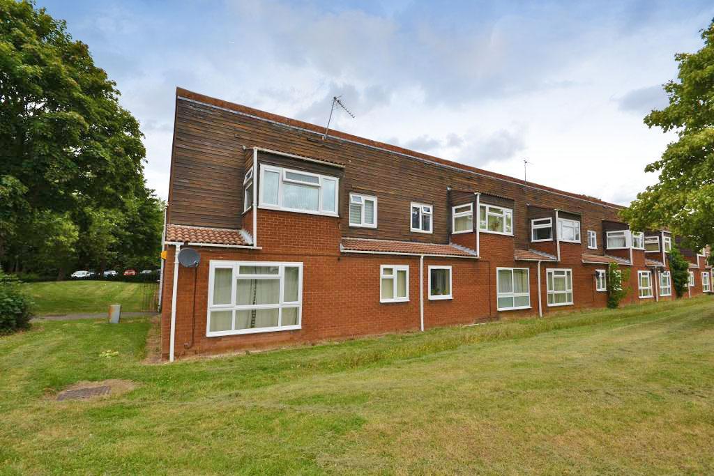 Flat Walshs Manor in Milton Keynes