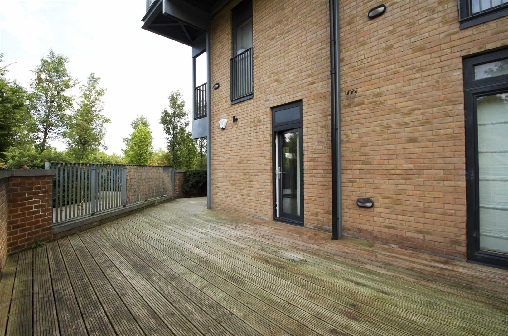 Flat Dalgin Place in Central Milton Keynes