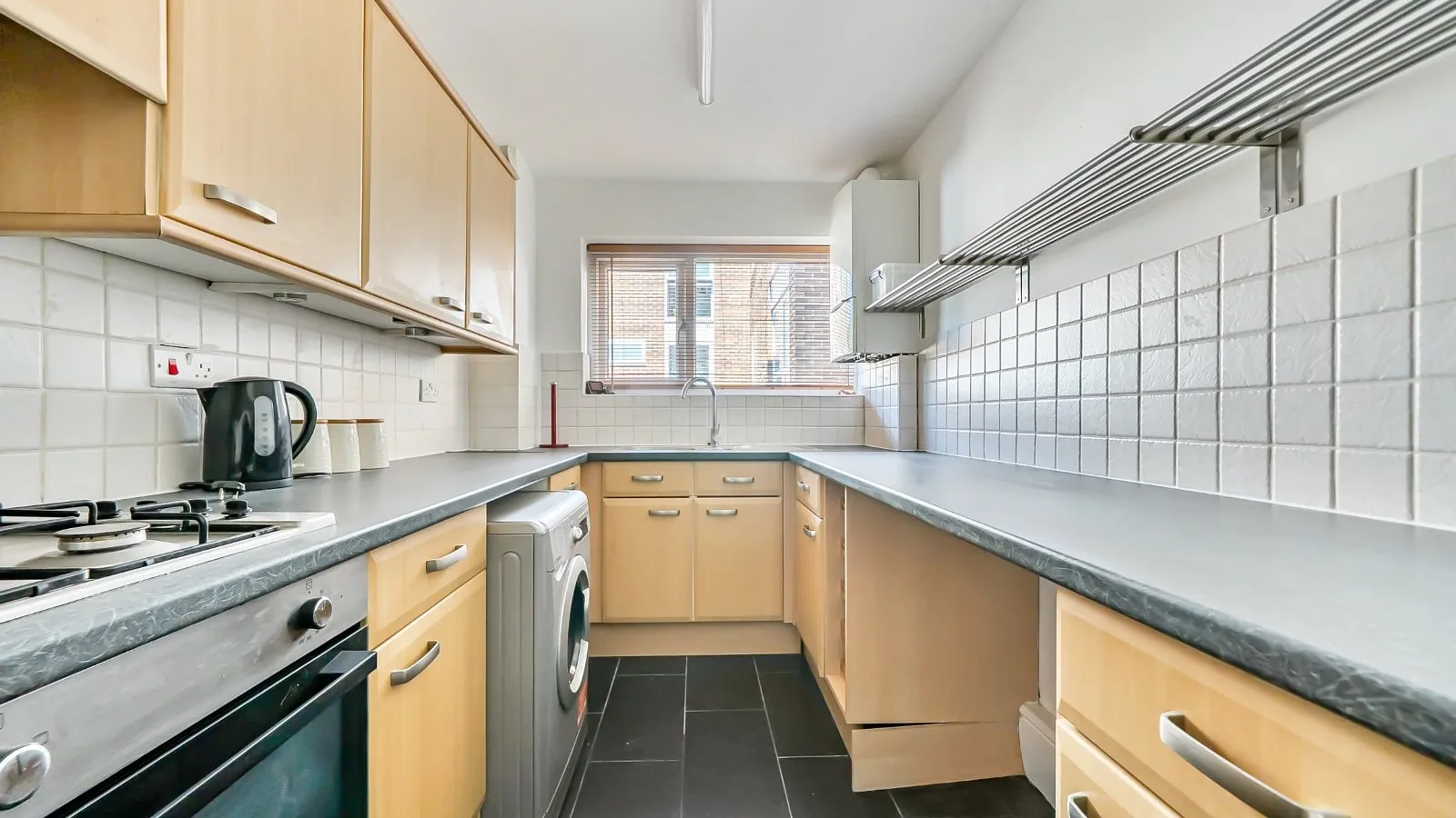 Flat Eversley Park Road in Greater London