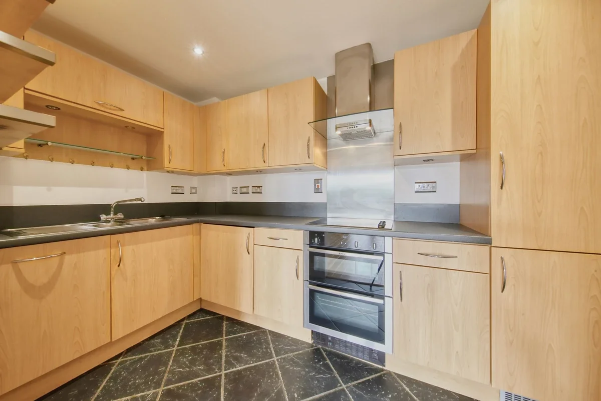 Flat Seven Kings Way in Greater London