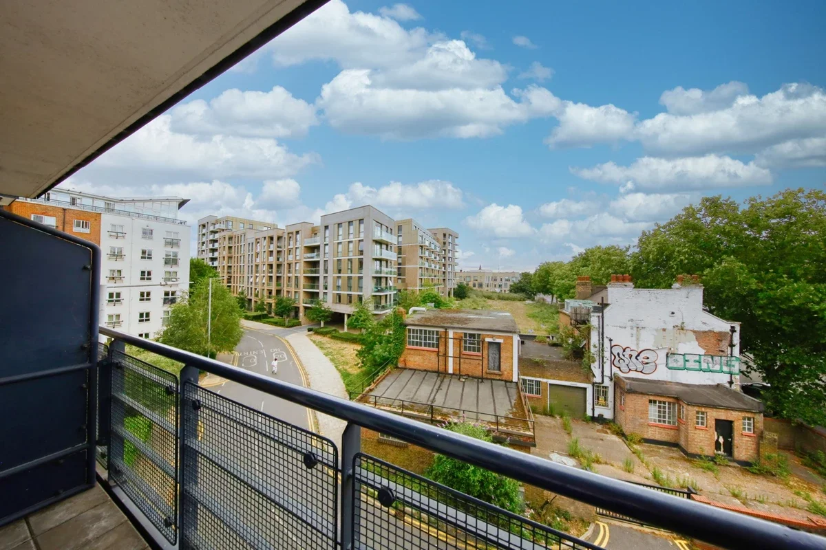 Flat Seven Kings Way in Greater London