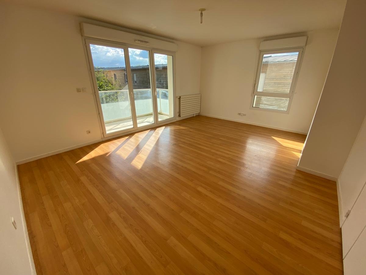 Flat Rue Claude Nougaro in Saint-Jacques-de-la-Lande
