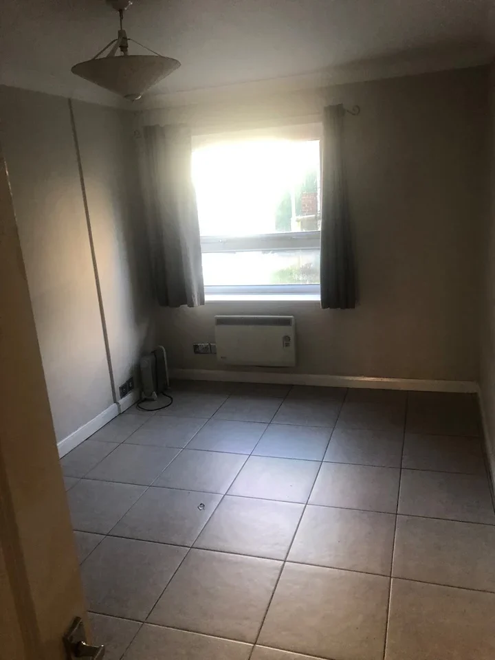 Flat Winnall Manor Road in Winchester