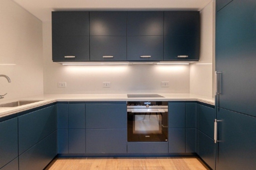 Flat Mount Pleasant in Greater London