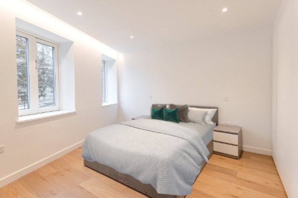 Flat Mount Pleasant in Greater London