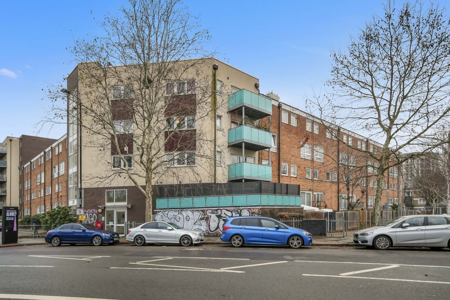 Flat Burdett Road in Greater London