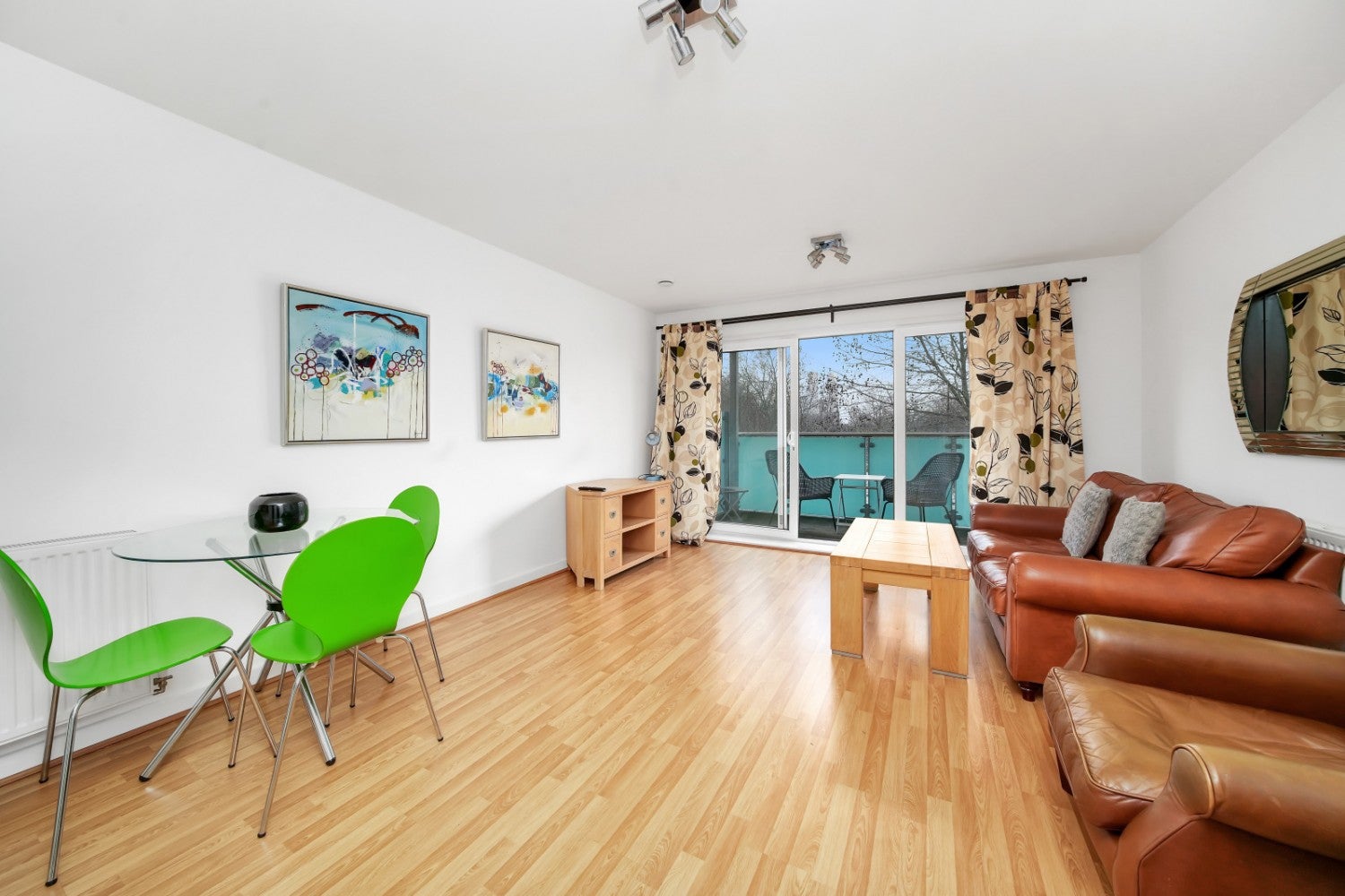 Flat Burdett Road in Greater London
