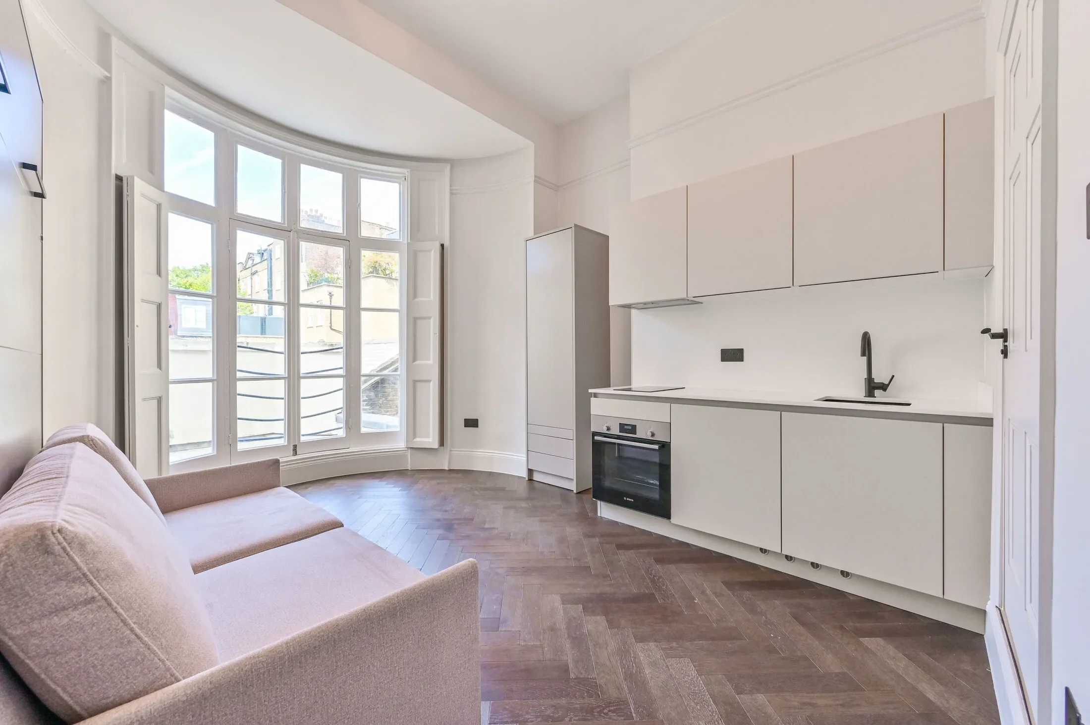 Flat Upper Berkeley Street in City of Westminster