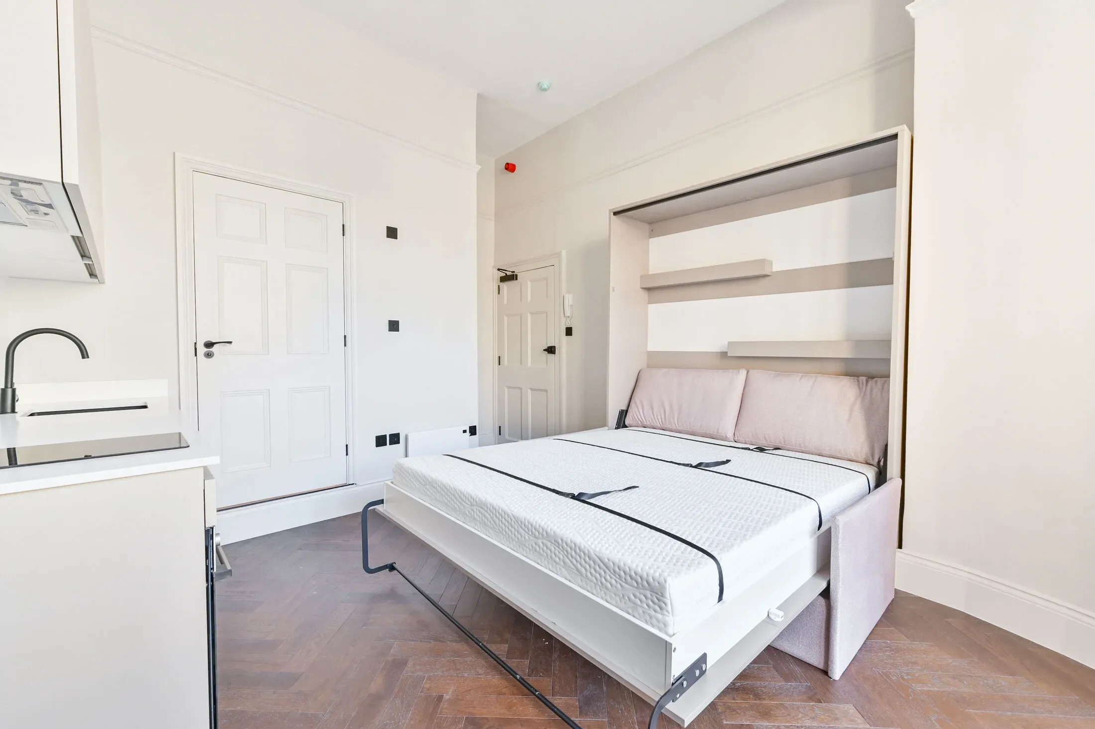 Flat Upper Berkeley Street in City of Westminster