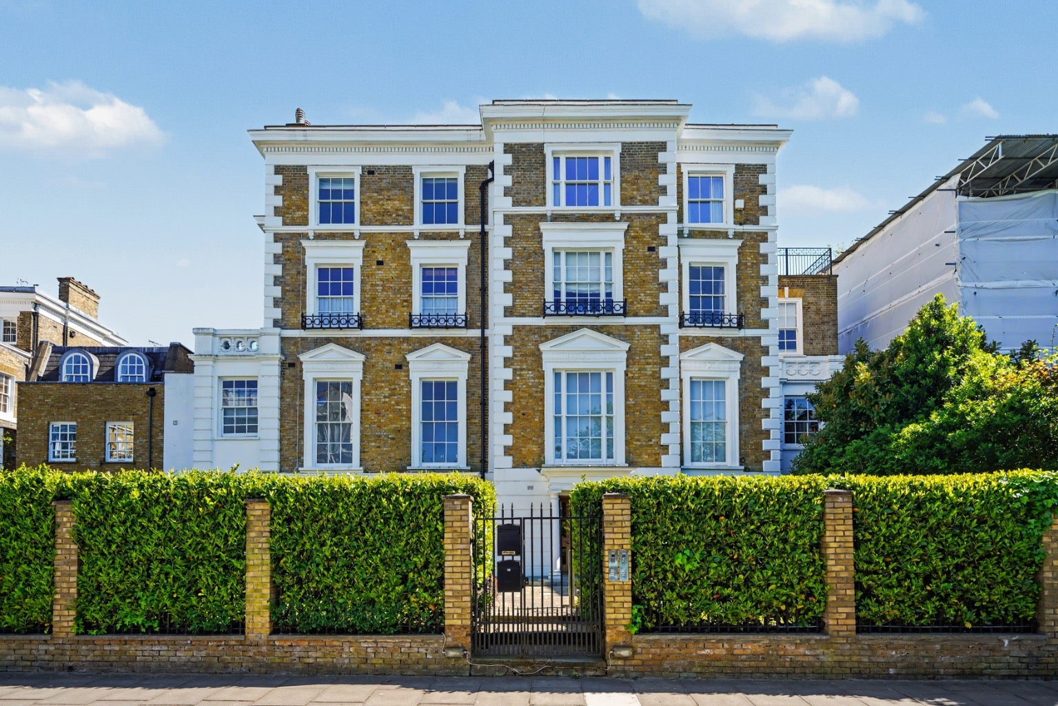 Flat Trafalgar Road in Greater London