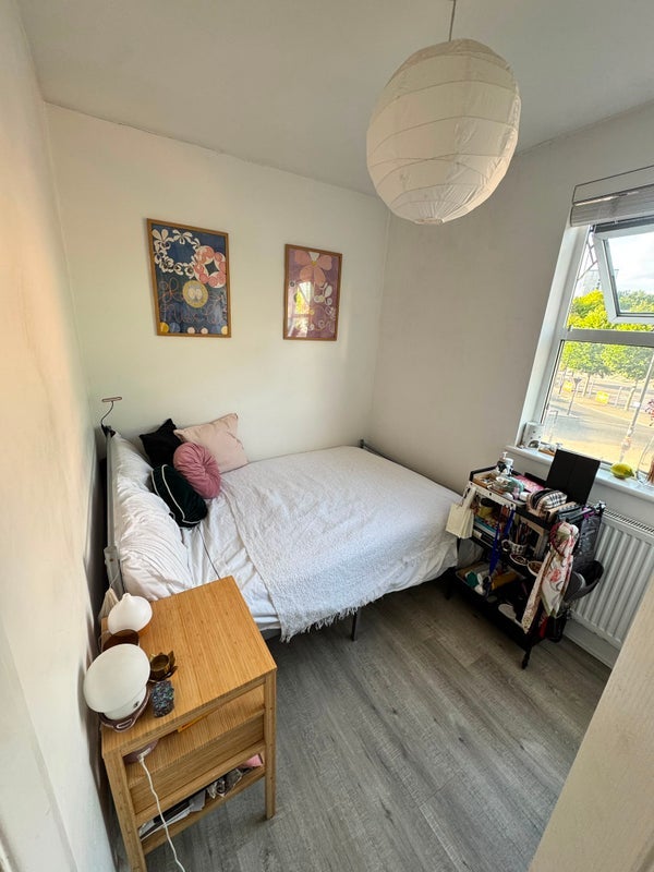 Room Hornsey Road in Greater London