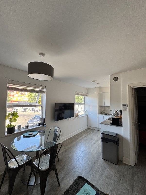 Room Hornsey Road in Greater London