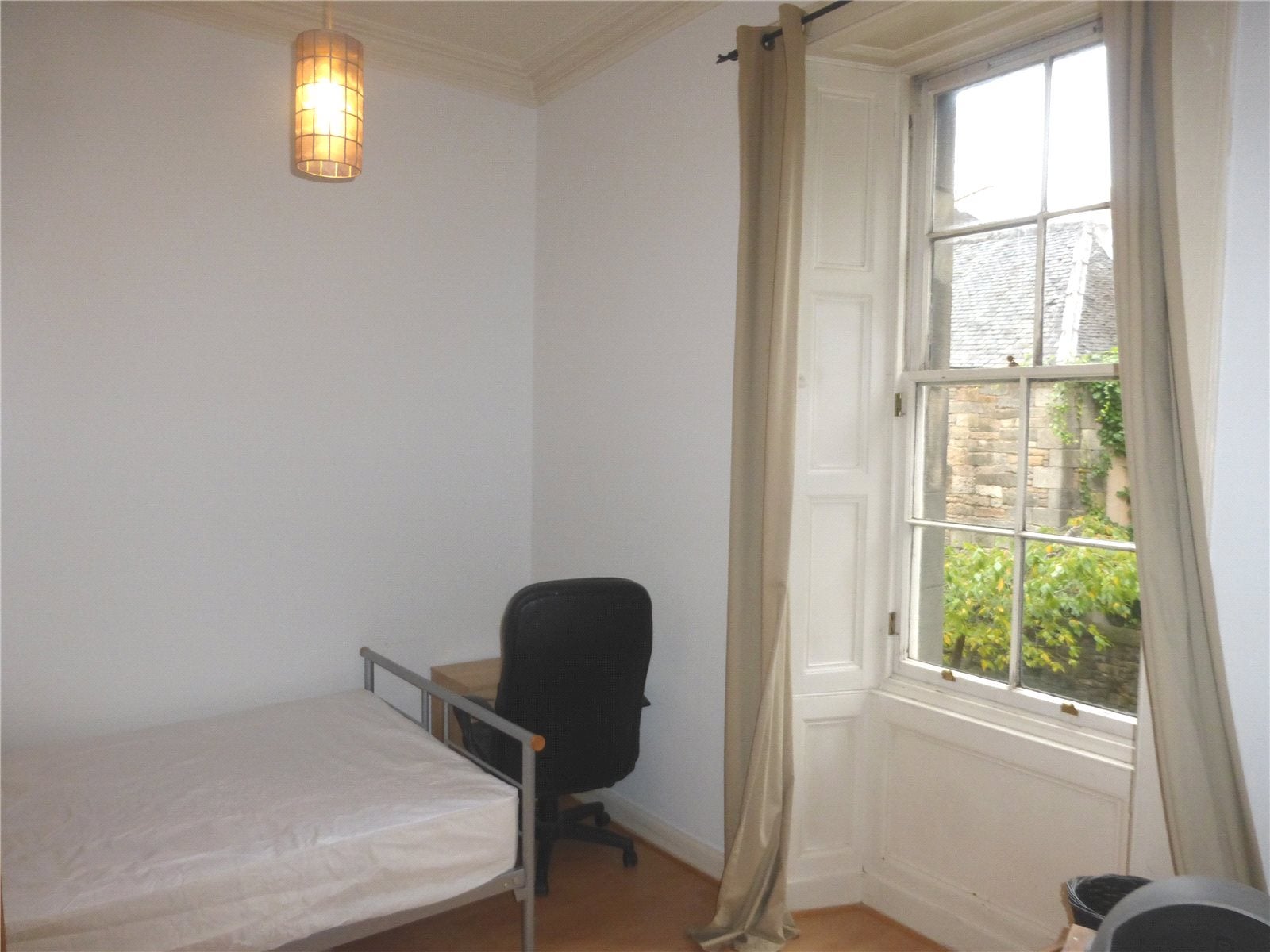 Flat Lothian Street in City of Edinburgh