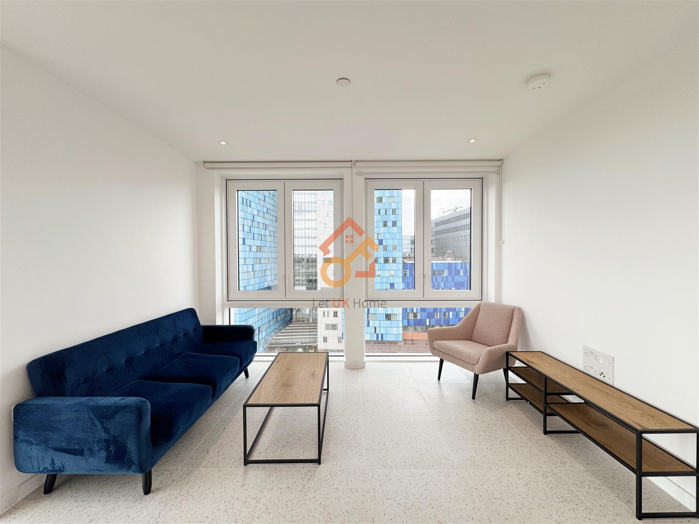 Flat Cendal Crescent in Greater London