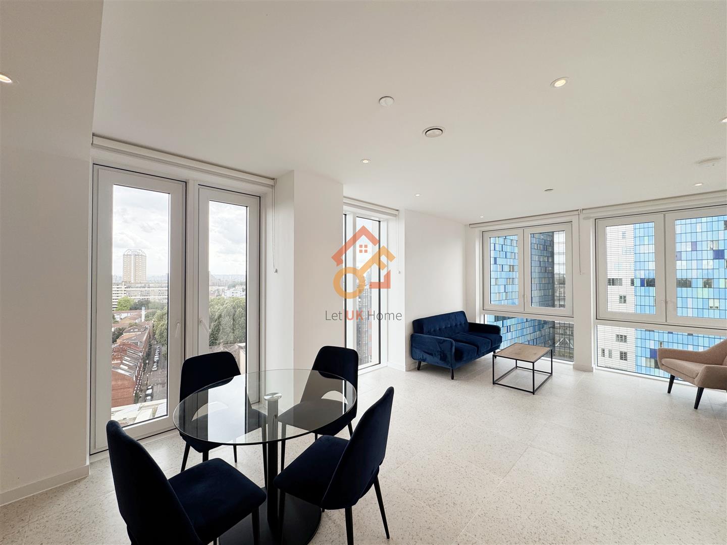 Flat Cendal Crescent in Greater London