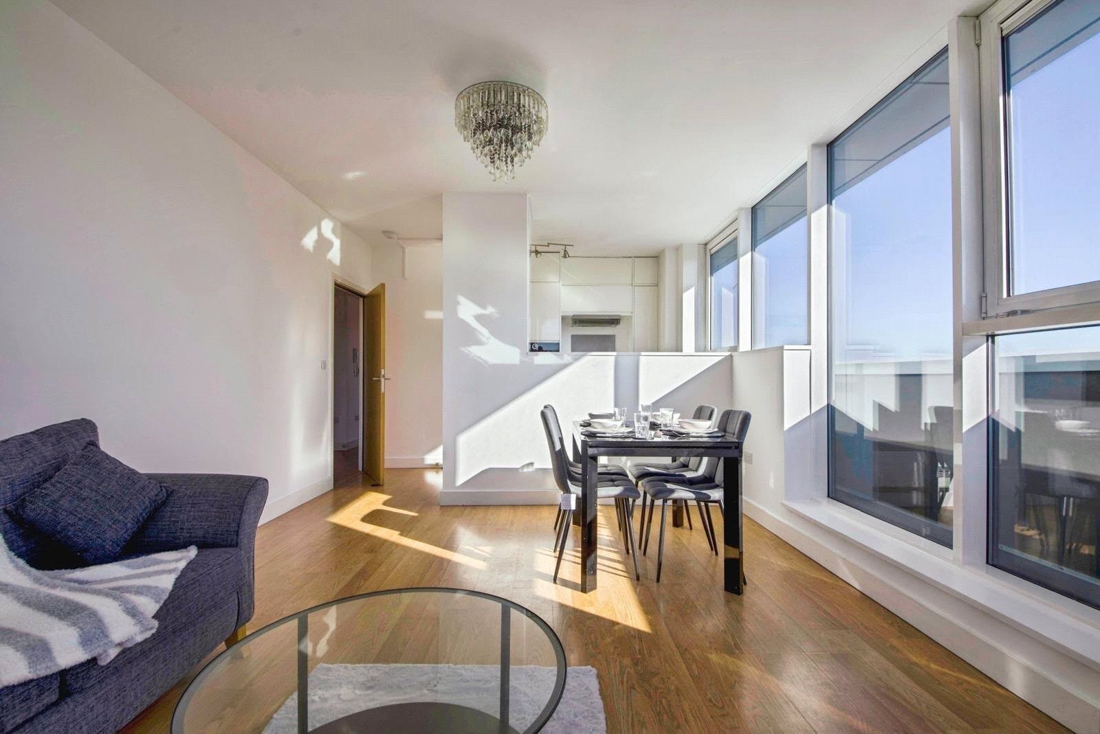 Flat Gallions Road in Greater London