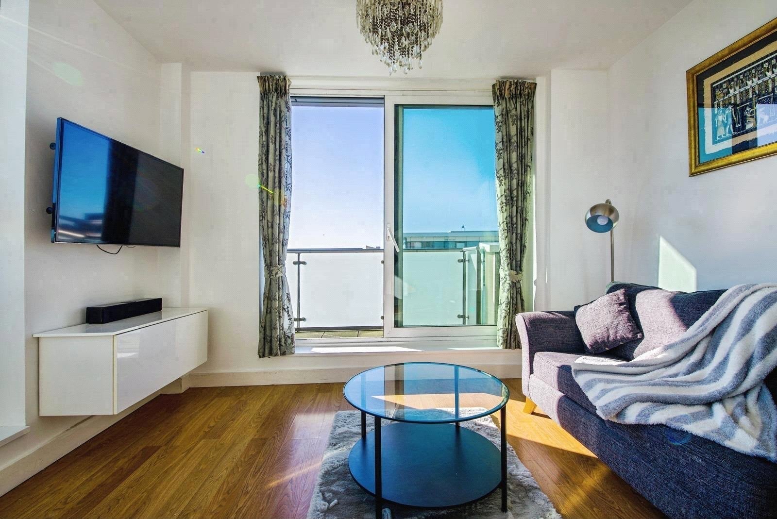 Flat Gallions Road in Greater London