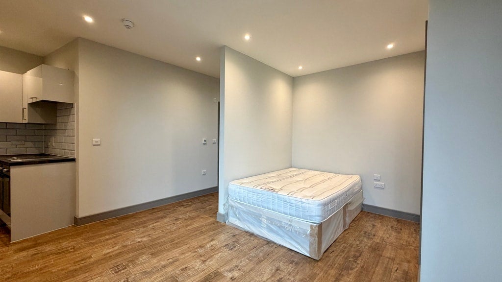Flat Week Street in Maidstone