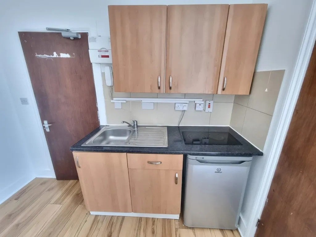 Flat Parkhurst Road in Greater London