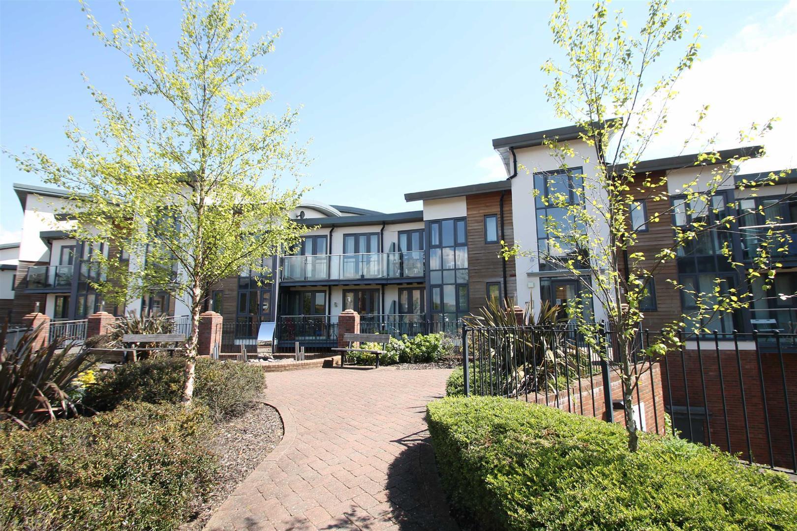 Flat Dunthorne Way in Shenley Church End