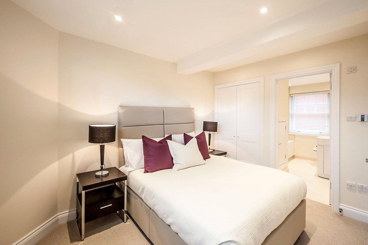 Flat Adam's Row in City of Westminster