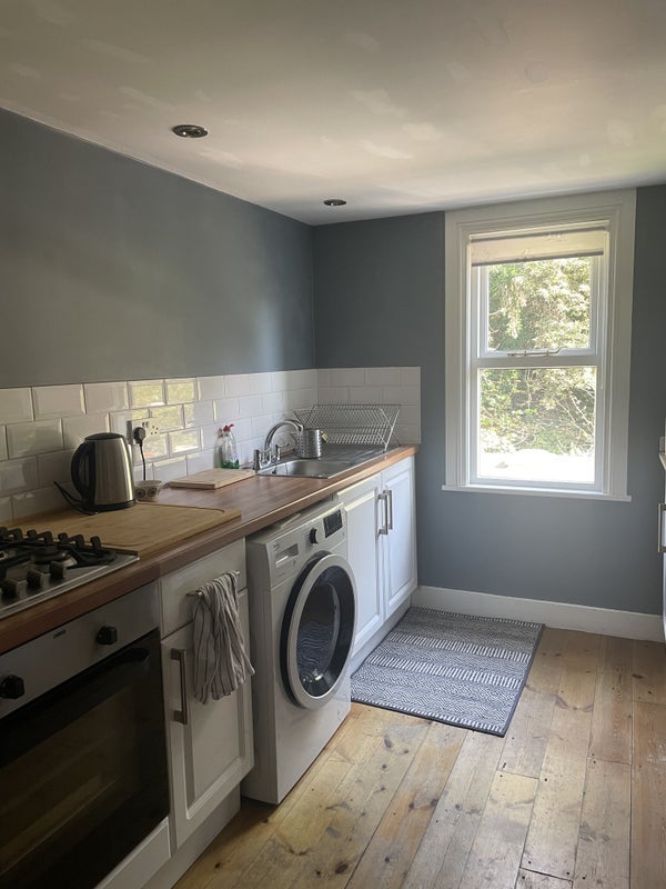 Room Norwood Road in Greater London
