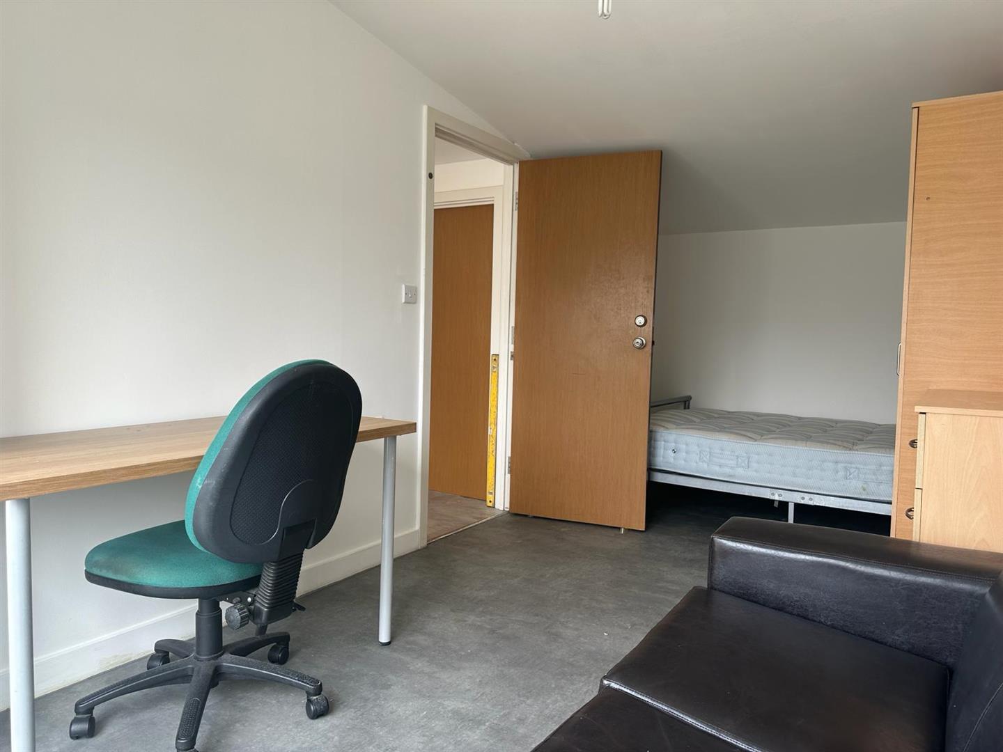 Flat Shoreham Street in Sheffield