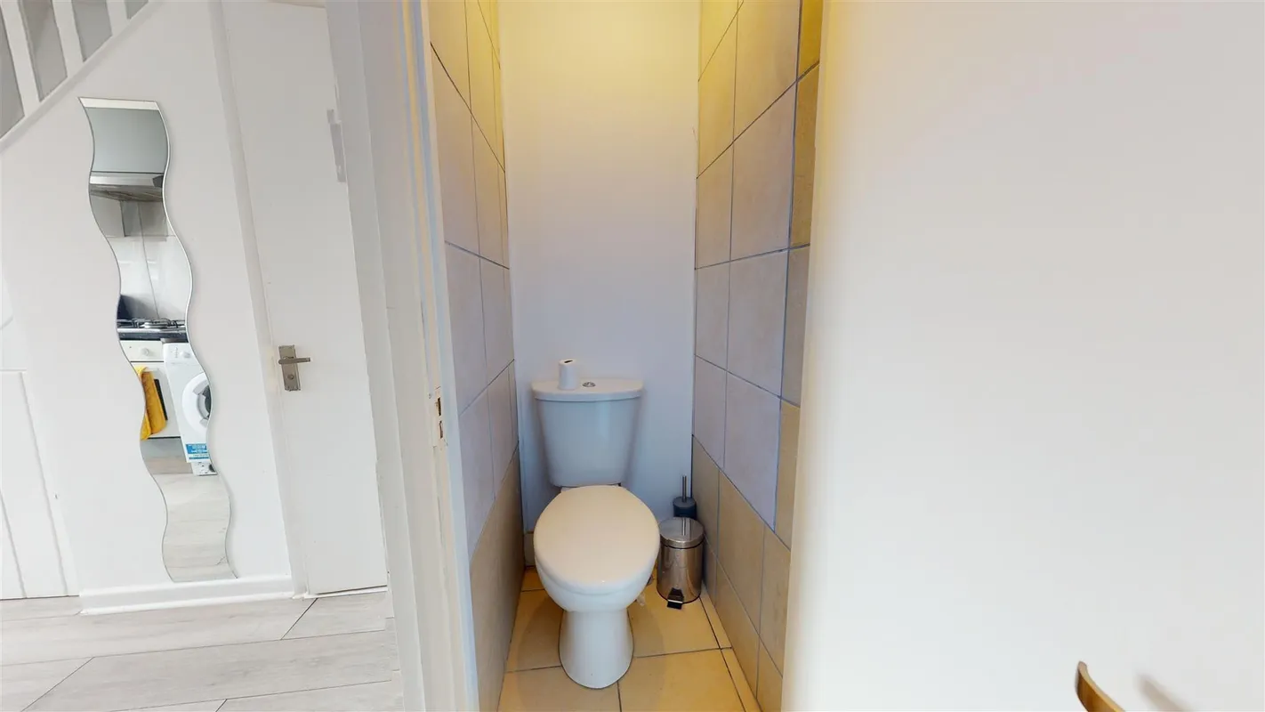 Room Harrow Road in Greater London