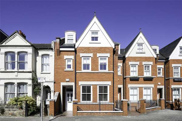 House Deodar Road in Greater London
