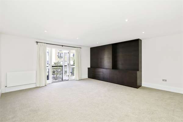 House Deodar Road in Greater London