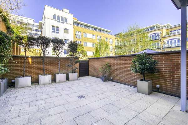 House Deodar Road in Greater London